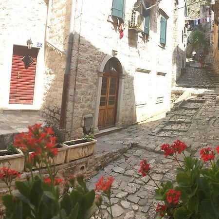 Apartment Ozana Kotor Luaran gambar