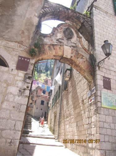 Apartment Ozana Kotor Luaran gambar